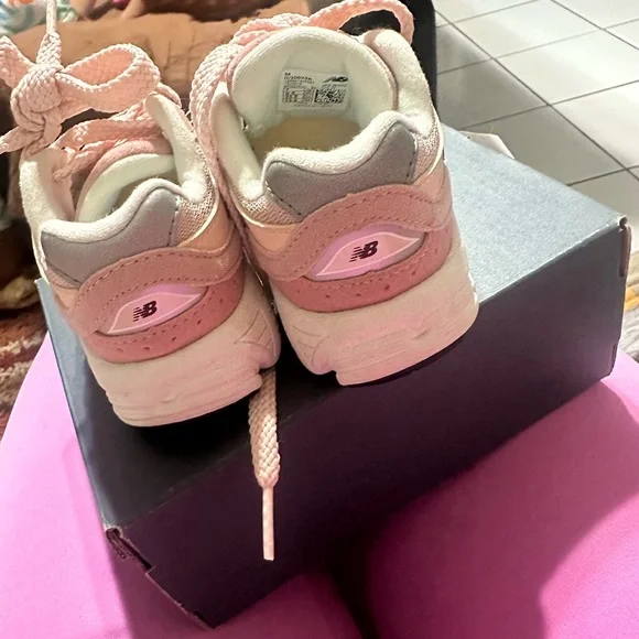 New balance 2002r toddler - Picture 5 of 6